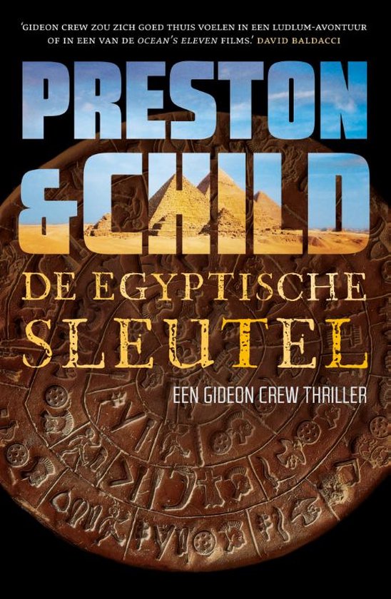 Boekomslag met piramides op de achtergrond en een gedetailleerd reliëf van hiërogliefen op de voorgrond. Titel: Preston & Child - De Egyptische Sleutel.