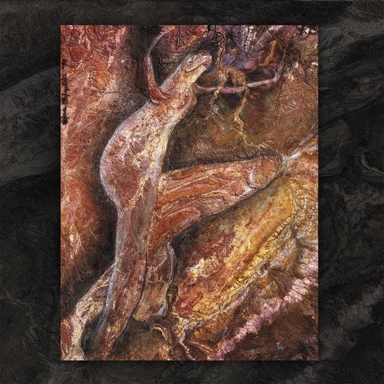 Abstract schilderij van bruine en oranje texturen, met een figuur die eruitziet als een slang die om een boom wikkelt.