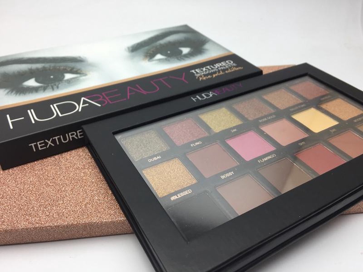 Huda Beauty Textured Shadows Palette Rose Gold Edition