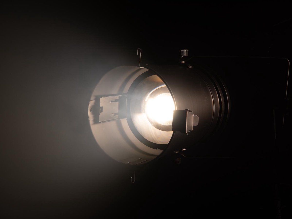 EUROLITE LED PAR-64 - COB - 3000K - 100W - Zoom - Zwart