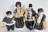 Staand victoriaans familie koor bij de open haard - 30 cm - 4 figuren