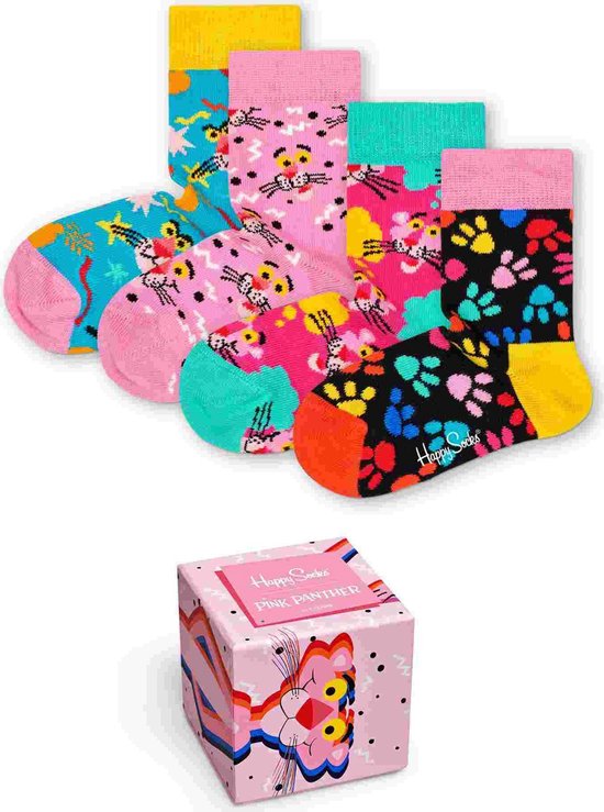 Een geschenkdoos met Pink Panther print en vier paar vrolijk gekleurde sokken met Pink Panther motieven.