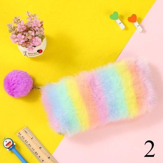 Foto: Fluffy etui met regenboog vacht 21x11 cm pastel