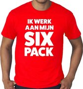 Ik werk aan mijn SIX Pack tekst t-shirt rood heren L