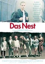 Nest (OmU)