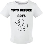 Baby shirtje wit "Toys before boys" Eend maat 9 mnd