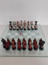 Schaakspel Luxe schaakspel met kruisridders op glazen bord vam MystiCalls  9x38x38 cm