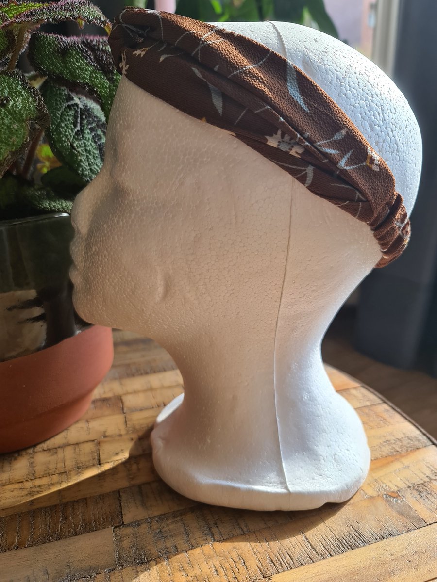 Hoofdband geel met bruine haren - De Feestneus Feest en Kado