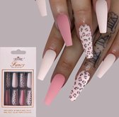 Baby roze panter nepnagels - kunstnagels - plaknagels - roze nagels - panterprint nagels - licht roze nagels