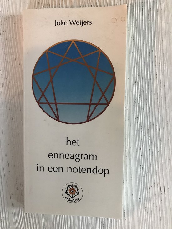 Cover van het boek 'Het Enneagram in een notendop' van Joke Weijers