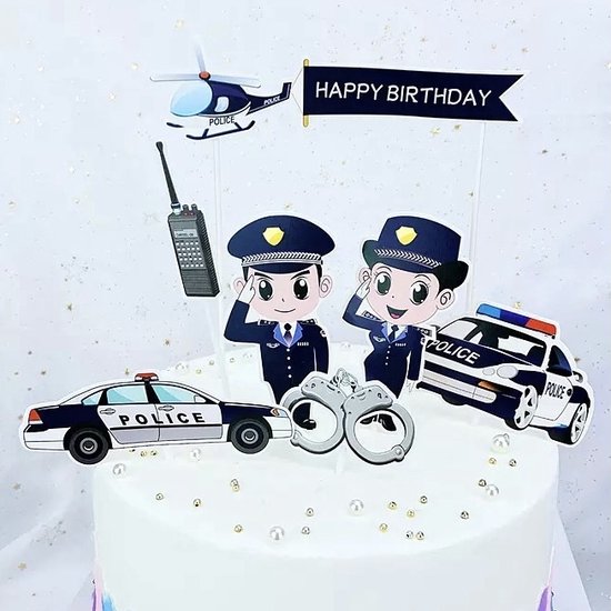 Taartdecoratie met politiefiguren, twee politiewagens, een helikopter, een portofoon, handboeien en een 'Happy Birthday' banner.