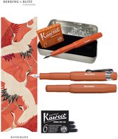 Kaweco Cadeauset (6 delig) Blikje, Vulpen Fox M, Clip, Boekenlegger kraanvogels , 2 doosjes vullingen