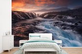 Behang - Fotobehang Waterval - Natuur - Berg - Breedte 420 cm x hoogte 280 cm - Behangpapier