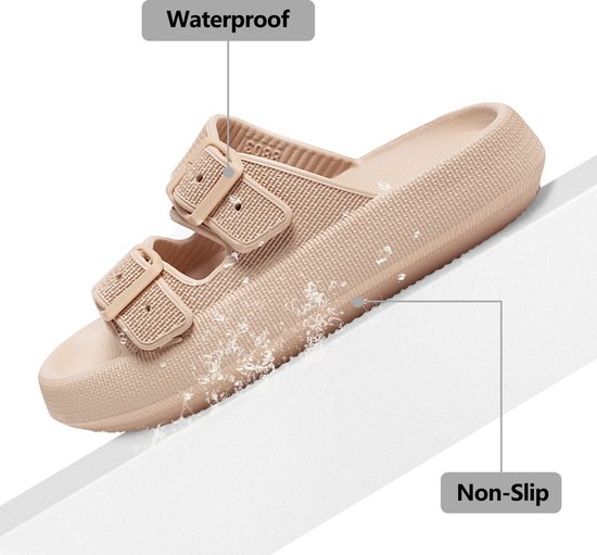 Lichtbruine waterdichte en antislip EVA slipper met gespen, die water spatten.