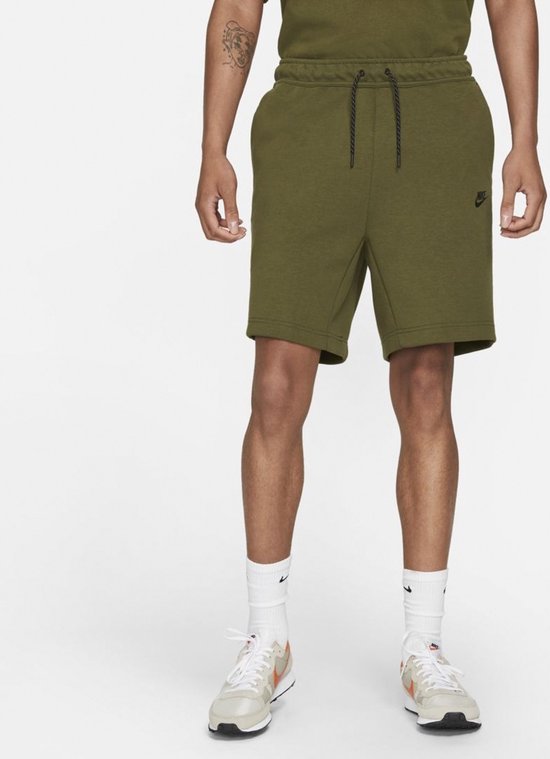 Nike Sportswear Tech Fleece Short Sportbroek - Maat M  - Mannen - olijfgroen