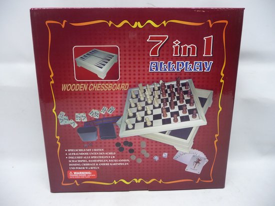 Afbeelding van het spel 7 in 1 bordspellen, in houten kist, schaak,damen,  backgammon,Domino, Cribbage, kaartspelen en dobbelstenen.
