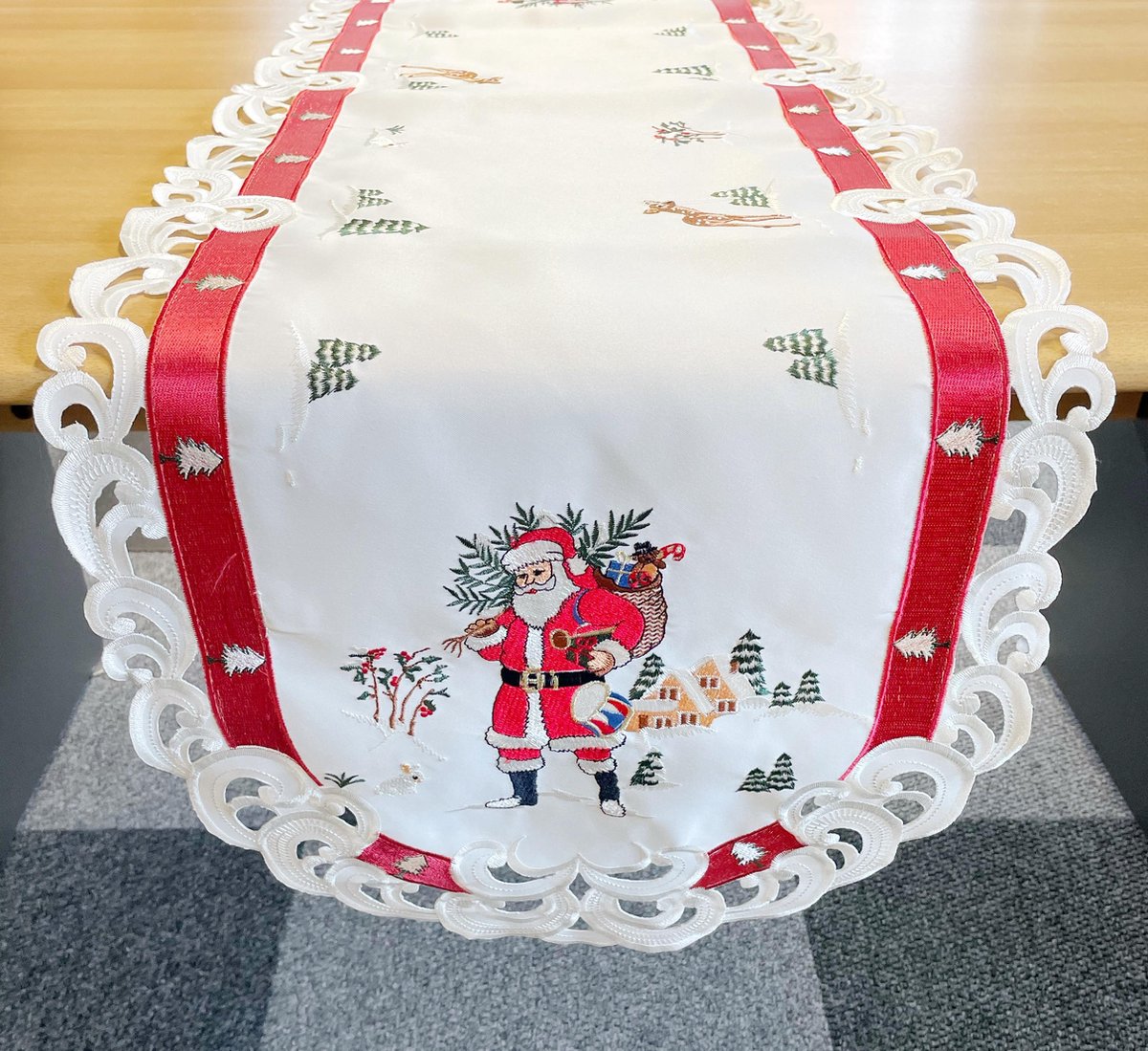 Tafelkleed - Kerst - Offwhite met rode rand en kerstman - Loper 130 cm