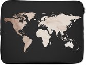 Laptophoes 15.6 inch - Wereldkaart - Zwart - Wit - Laptop sleeve - Binnenmaat 39,5x29,5 cm - Zwarte achterkant