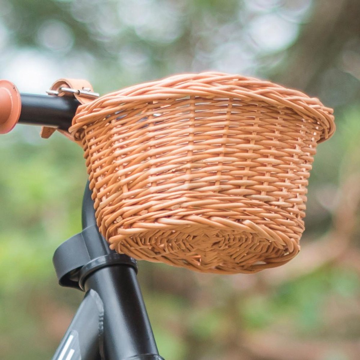 Bandits & Angels Metalen Loopfiets Met Mandje Starter Zwart met Voetenplank vanaf 2 Jaar - Limited Edition - Zwarte Loop Fiets - Verstelbaar Zadel 29 tot 39 cm - Voor Jongens en Meisjes - Compact en Veilig - Lage Instap met Voetenplank — afbeelding 10