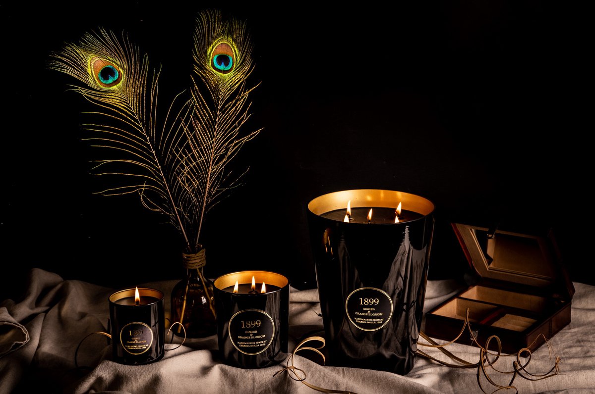 Cereria Mollà 1899 Gold Edition Geurkaars - Ginger & Orange Blossom - 230 gram - 50 branduren Zwart/ Goud