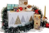 Luxe Kerstpakket-uniek pakket-kerst cadeau- kado december-cadeau voor vrouw – geschenk : Yankee kaarsen-porselein-thee-koekjes-honing-whitte doos