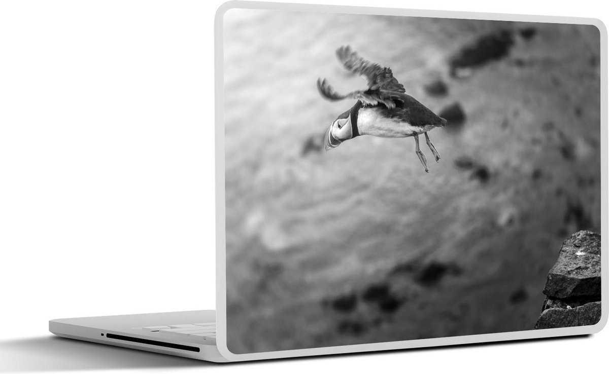 Afbeelding van product SleevesAndCases  Laptop sticker - 11.6 inch - Puffin spreidt zijn vleugels - zwart wit