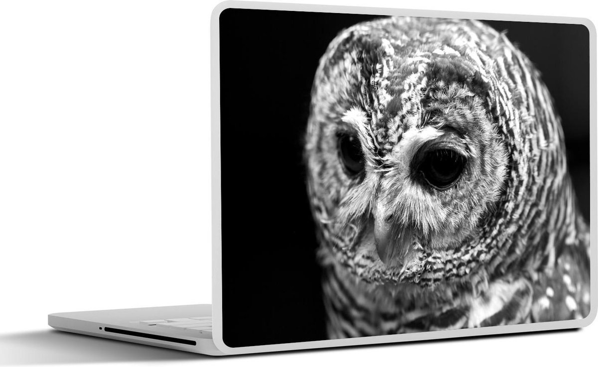 Afbeelding van product SleevesAndCases  Laptop sticker - 11.6 inch - Bosuil op een zwarte achtergrond - zwart wit