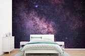 Behang - Fotobehang De Melkweg met een paarse gloed - Breedte 420 cm x hoogte 280 cm