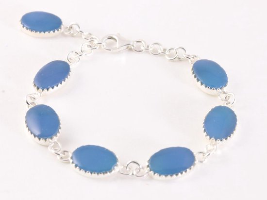 Bewerkte zilveren armband met blauwe agaat