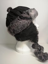 Russische Muts - Imitatie Bont - Zwart - Oorflappen - Dames - Met Pom Pom - 100 % Polyester