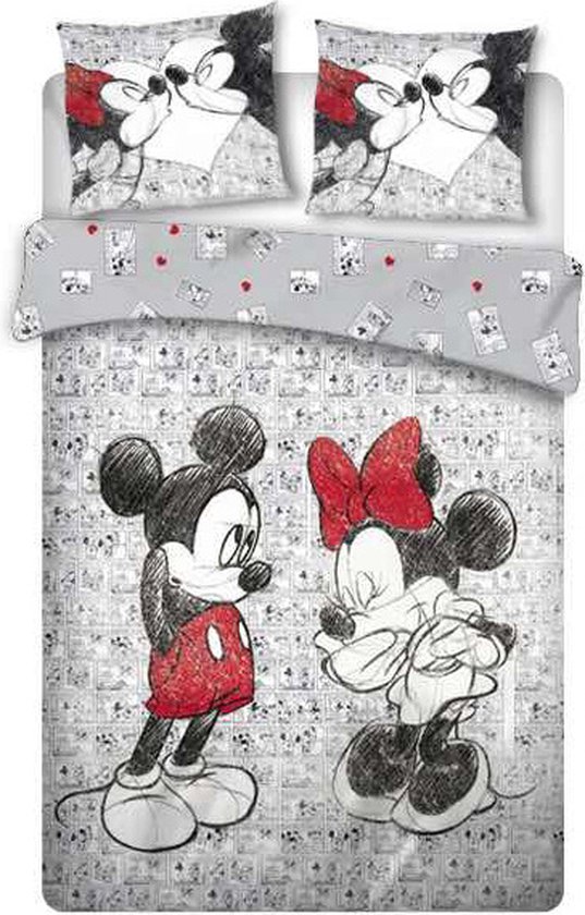 Dekbedovertrek met Mickey en Minnie Mouse print. De overtrek heeft een grijze achtergrond met kaarten en afbeeldingen van Mickey en Minnie.