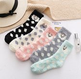 Warme sokken dames - huissokken - fluffy sokken - 4 paar - print schaapjes - wit / grijs / blauw / roze - 36-40 - zacht