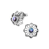 Zilveren oorbellen | Oorstekers | Zilveren oorstekers, bloem met abalone hart