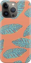 Apple iPhone 13 Pro Telefoonhoesje - Premium Hardcase Hoesje - Dun en stevig plastic - Met Plantenprint - Tropische Blaadjes - Oranje