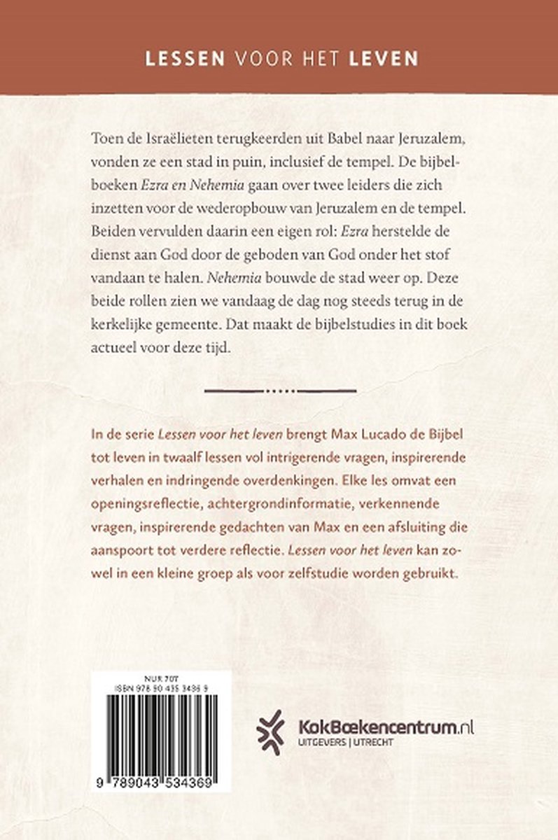 Achterkant van een boek met tekst over "Ezra en Nehemia", "LESSEN VOOR HET LEVEN", ISBN en website.