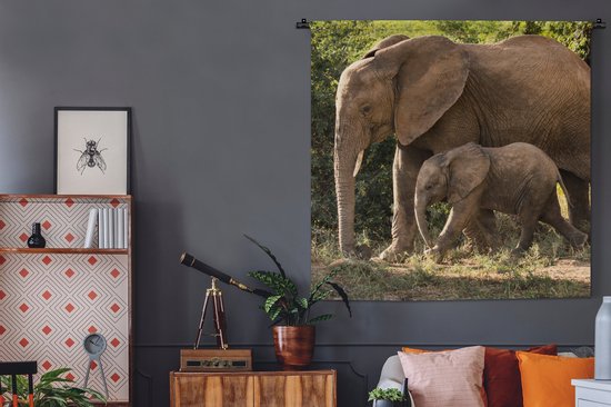 Tenture murale - Toile murale - Bébé éléphant qui marche avec sa mère - 120x120 cm - Tapisserie
