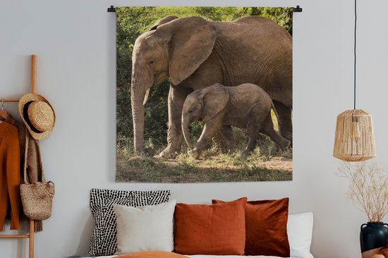 Tenture murale - Toile murale - Bébé éléphant qui marche avec sa mère - 120x120 cm - Tapisserie
