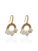 Zatthu Jewelry - N21AW332 - GULA oorbellen met bloem hanger goud