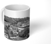 Mok - Panorama van de oude haven in de stad Antalya in Turkije - zwart wit - 350 ML - Beker