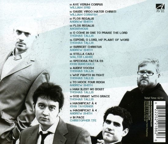 Achterkant van cd-hoes met vier mannen, tracklist en barcode. 'NEW YORK POLYPHONY TUDOR CITY'.