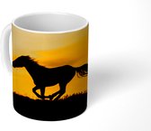 Mok - Koffiemok - Silhouet van een sprintende mustang paard - Mokken - 350 ML - Beker - Koffiemokken - Theemok