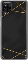 Geschikt voor Samsung Galaxy A12 hoesje - Geometrisch patroon van gouden lijnen op een zwarte achtergrond - Siliconen Telefoonhoesje