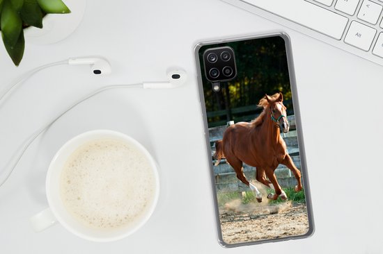 Telefoonhoesje Geschikt voor Samsung Galaxy A12 hoesje - Paard - Licht - Zand - Siliconen Telefoonhoesje Telefoonhoesje