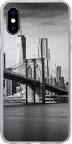 Geschikt voor iPhone X hoesje - Architectuur - New York - Brooklyn Bridge - Water - Zwart wit - Siliconen Telefoonhoesje