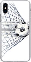 Geschikt voor iPhone Xs Max hoesje - Een illustratie van een voetbal die het doel in gaat - Jongetjes - Meisjes - Kids - Siliconen Telefoonhoesje