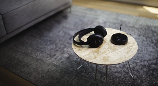 Philips SHC5200/10 HiFi Headphones Wireless Over-Ear (32mm Speaker, FM