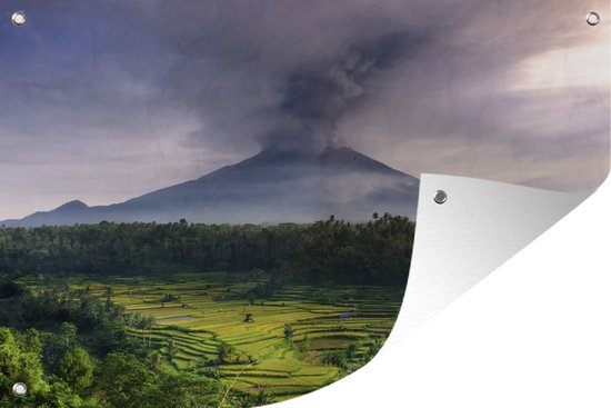 Tuinposter Agung vulkaan na uitbarsting in Indonesië - 70x40 cm - Wanddecoratie Buiten - Tuinposter - Tuindoek - Schuttingposter - Tuinschilderij