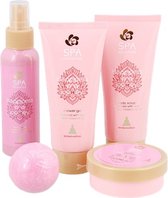 Spa Exclusives giftset 5-delig -Happiness is a Journey - Love & Cherry Blossom Scent - Bruisbal - Bodymist - Showergel - Scrub - Body Butter