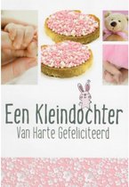 Een kleindochter! Van harte gefeliciteerd! Een bijzondere wenskaart met beschuit en roze muisjes, babyhanden en voeten en een beer. Een dubbele wenskaart inclusief envelop en in fo