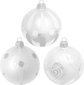 Drie Verschillende Luxe Gedecoreerde Zilveren Kerstballen - Doosje met 3 glazen kerstballen van 8 cm